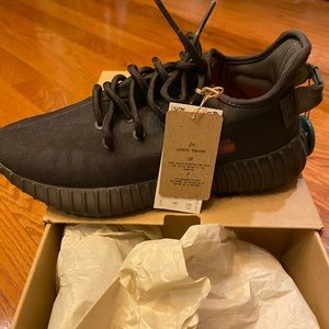 Adidas Yeezy Boost 350 V2 size 6